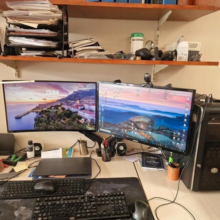 2 écrans avec piètement, Computers en Software, Monitoren, Zo goed als nieuw, Gaming, Overige typen, 3 tot 5 ms, Ophalen