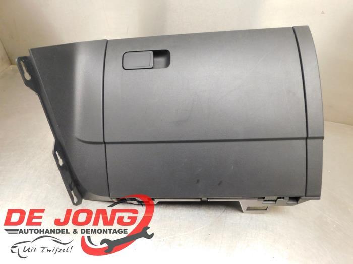 Dashboardkastje van een Volkswagen Golf Sportsvan, Gebruikt, -, Volkswagen, -