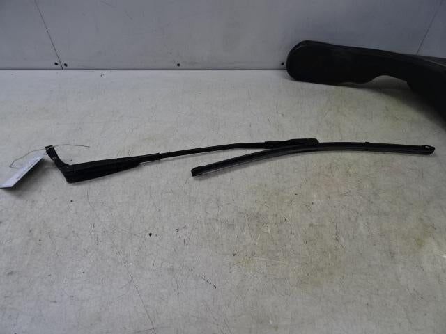 BRAS ESSUIE-GLACE AVANT DROIT Audi TT (FV3 / FVP), Mevr. I. Hauben, Audi, Utilisé, Rue de l'Espoir 34 34
4030  GRIVEGNÉE, BE