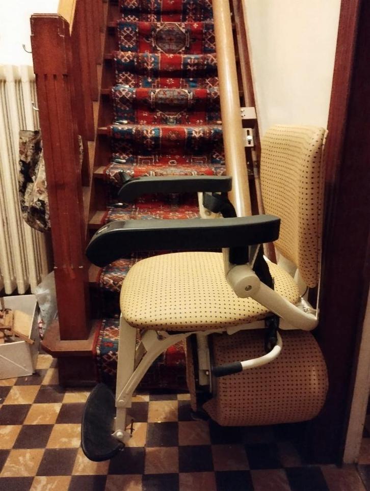 Traplift merk Thyssenkrupp type Flow FCO, Divers, Monte-escaliers, Utilisé, Escalier tournant, Enlèvement