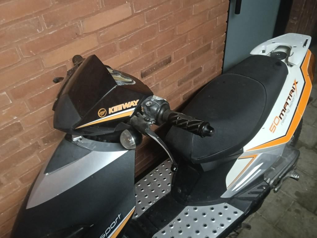 KEEWAY, Fietsen en Brommers, Brommeronderdelen | Algemeen, Ophalen, Gebruikt, Overige typen, KEEWAY F-ACT | YAMAHA AEROX