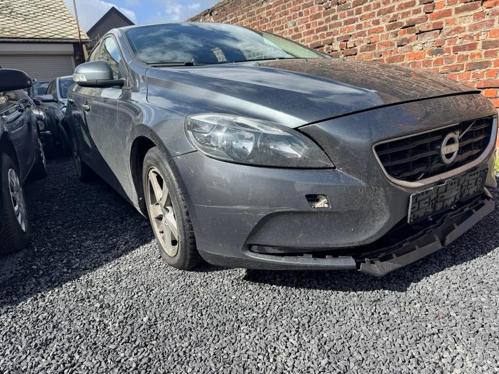 Volvo v 40 automatic diesel voiture roulante marchand ou exp, Auto's, Volvo, Euro 5, Stof, Zwart, 4 cilinders