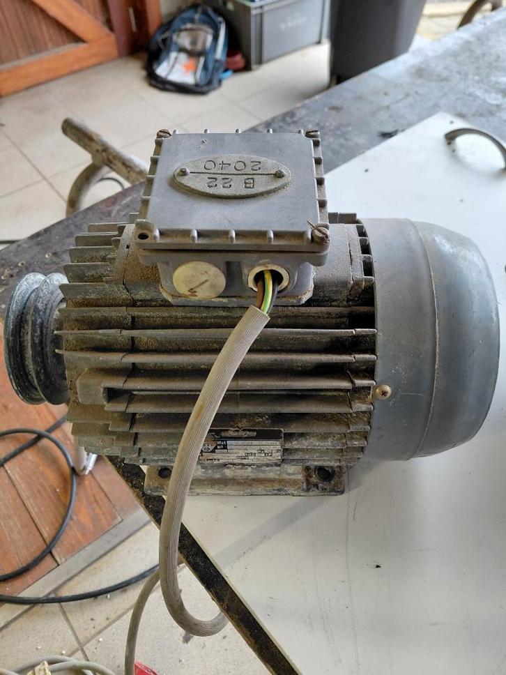 elektrische motor ACEC .AK 100L 74 N, Doe-het-zelf en Bouw, Motoren, Gebruikt, Elektromotor, 1400 tot 1800 rpm, Ophalen
