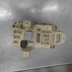 BOITIER FUSIBLES Toyota Yaris (P1) (01-1999/11-2005), Utilisé, Toyota