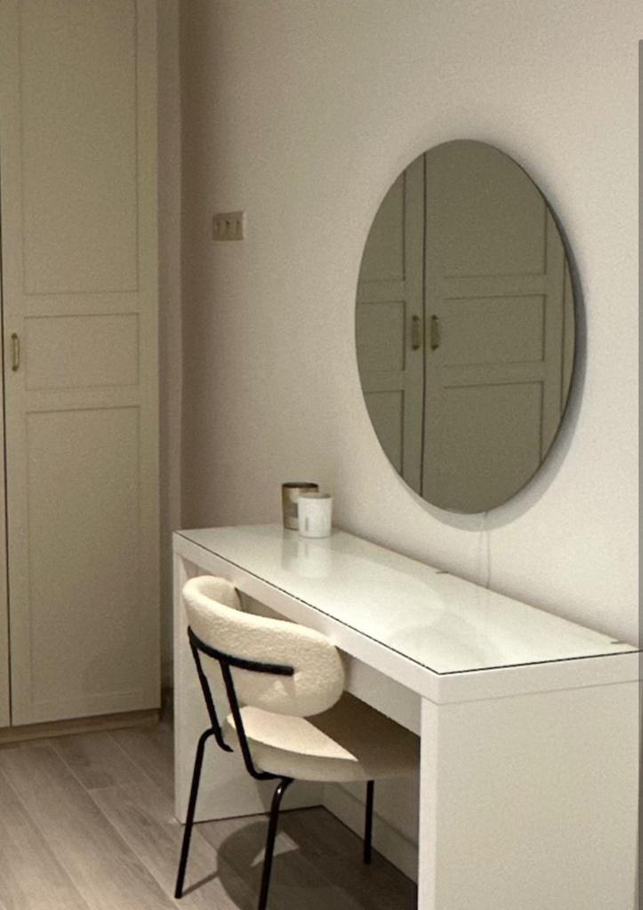 Éclairage LED à miroir rond, Maison & Meubles, Accessoires pour la Maison | Miroirs, Moins de 100 cm, Rond, Comme neuf, Enlèvement