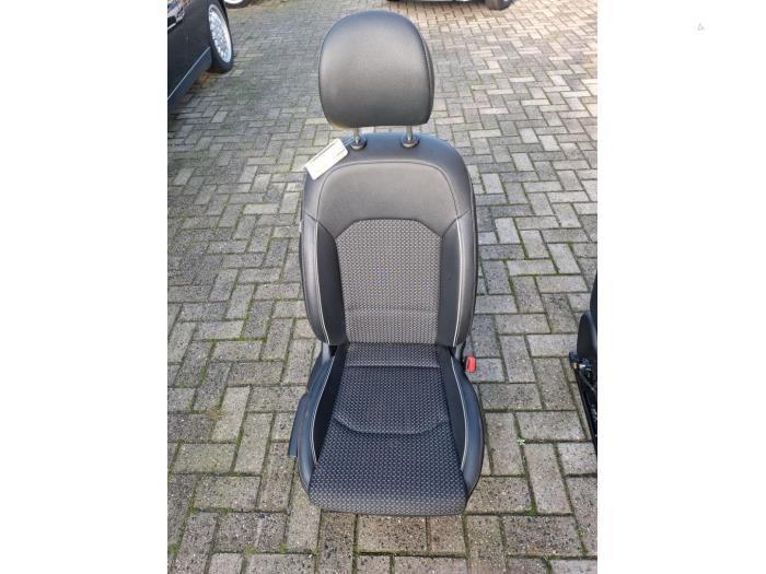 Stoel rechts van een Kia XCeed, Auto-onderdelen, Interieur en Bekleding, Kia, Gebruikt, 3 maanden garantie, Ophalen of Verzenden