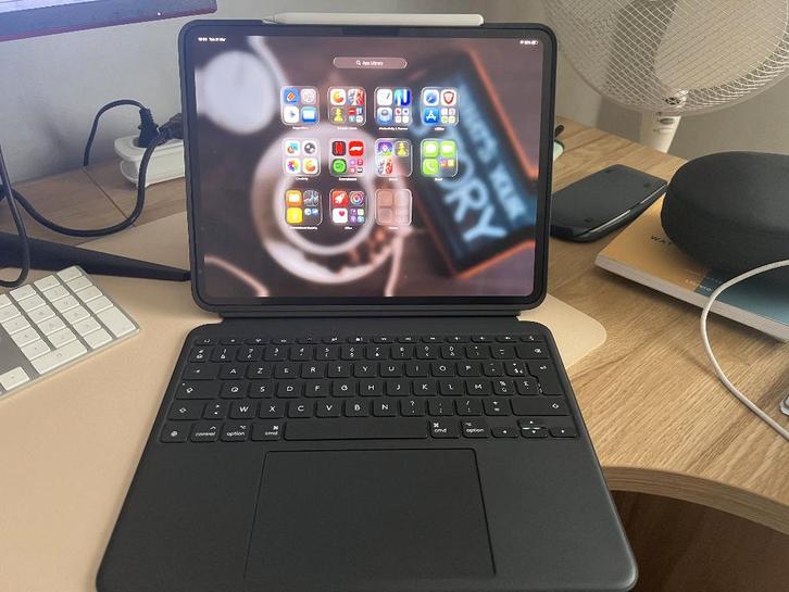 Apple Ipad M4 pro 13 inch 256GB Wi-Fi + Cellular, Computers en Software, Apple iPads, Zo goed als nieuw, Apple iPad, Wi-Fi en Mobiel internet