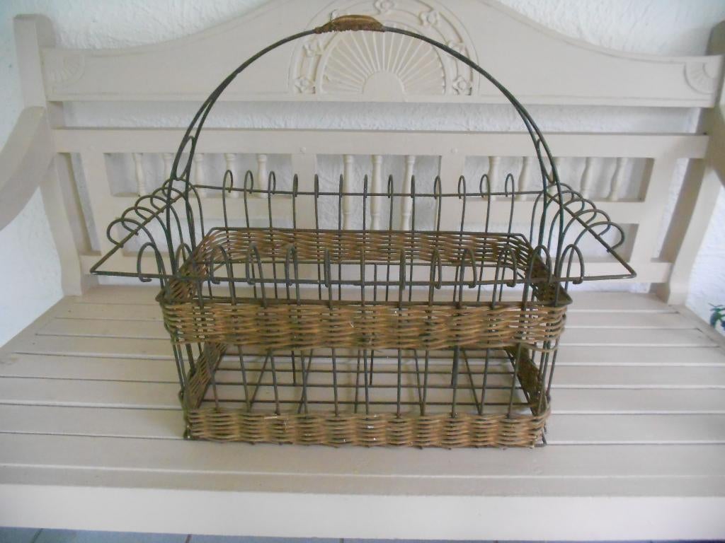 Rotan - rieten/zeer grote smeedijzeren mand. cc, Huis en Inrichting, Woonaccessoires | Schalen en Manden, Mand, Riet, Ophalen