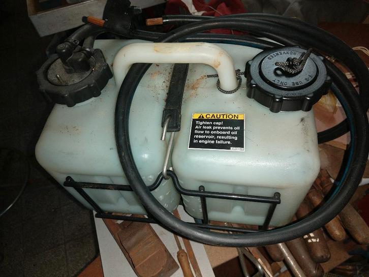 Reservoir tweetakt olie voor Mariner Mercury Yamaha, etc., Watersport en Boten, Buiten- en Binnenboordmotoren, Zo goed als nieuw