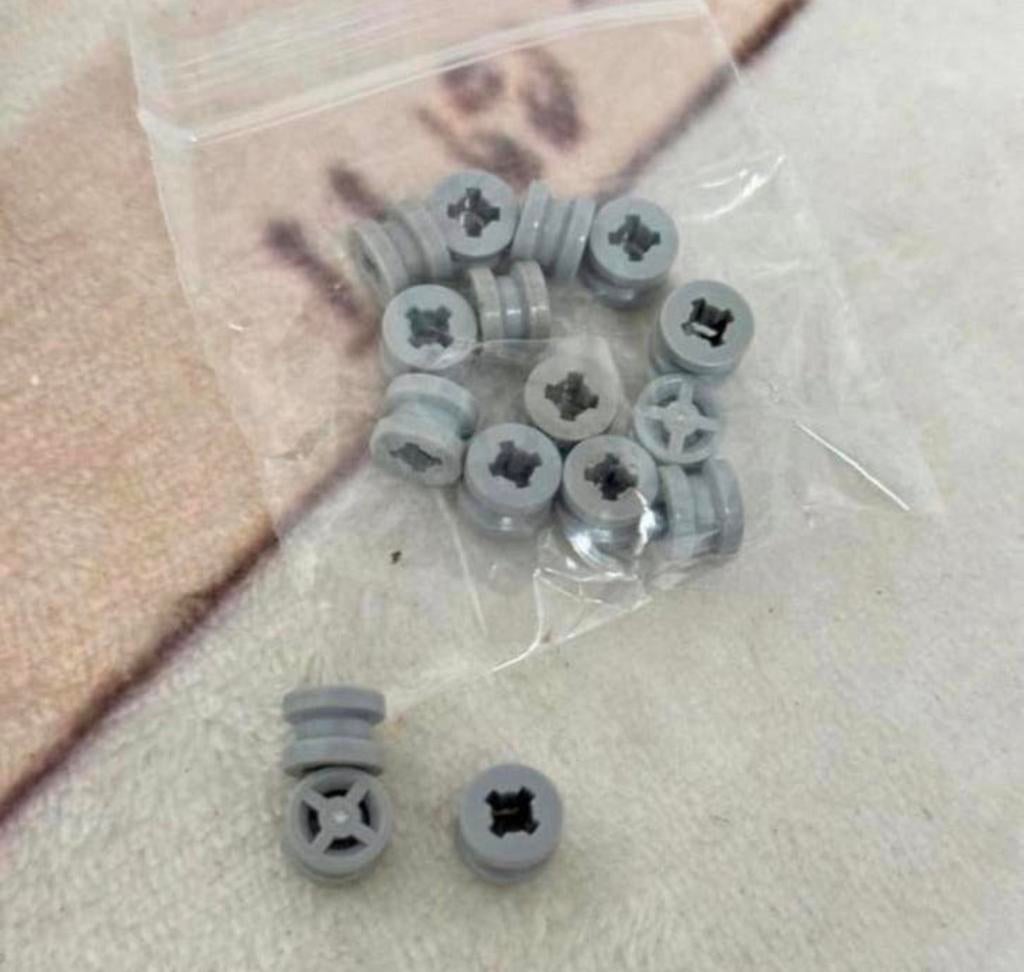 16x LEGO Part No 4624 Wheel 8mm x 6mm wiel wielen grijs, Kinderen en Baby's, Ophalen of Verzenden, Zo goed als nieuw, Losse stenen