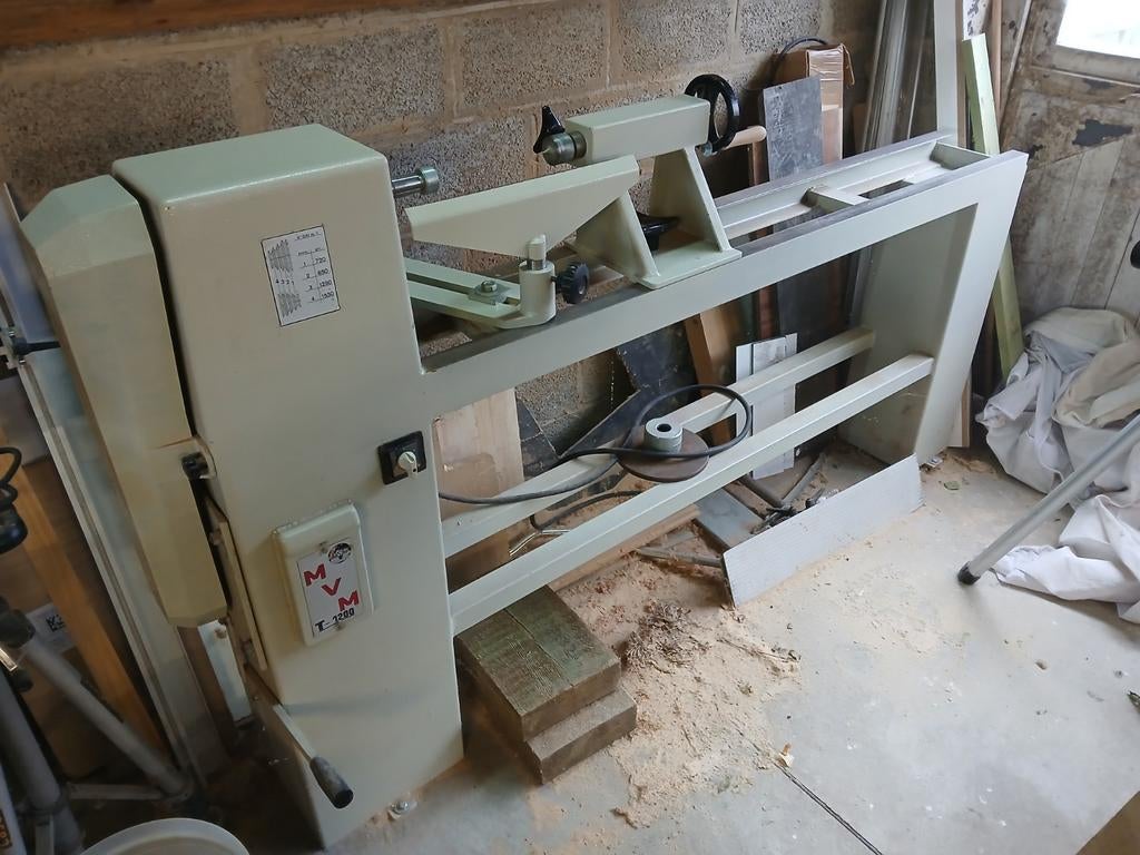 Tour à bois tri phasé MVM, Bricolage & Construction, Tour à bois