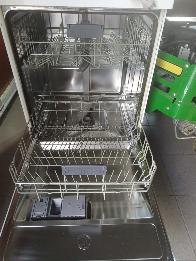 Siemens vaatwasser om te repareren of voor onderdelen, Elektronische apparatuur, Vaatwasmachines, Ophalen, Minder dan 85 cm, Niet werkend