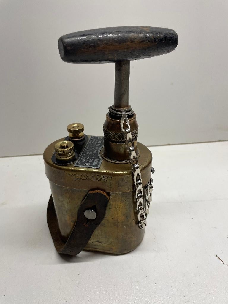 Blasting Machine FIDELITY ELECTERIC CO US 100% WW2, Collections, Enlèvement ou Envoi, Autres, Autres types