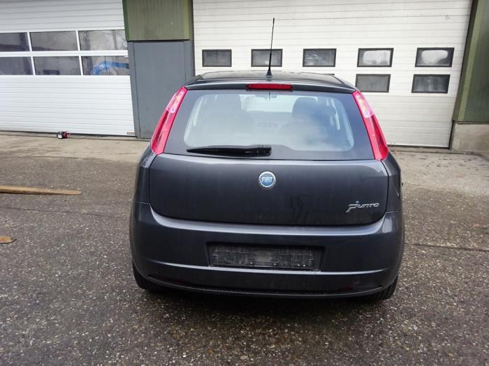 Achterbumper van een Fiat Punto Grande (634C), Auto-onderdelen, Gebruikt, -, -, Ophalen of Verzenden