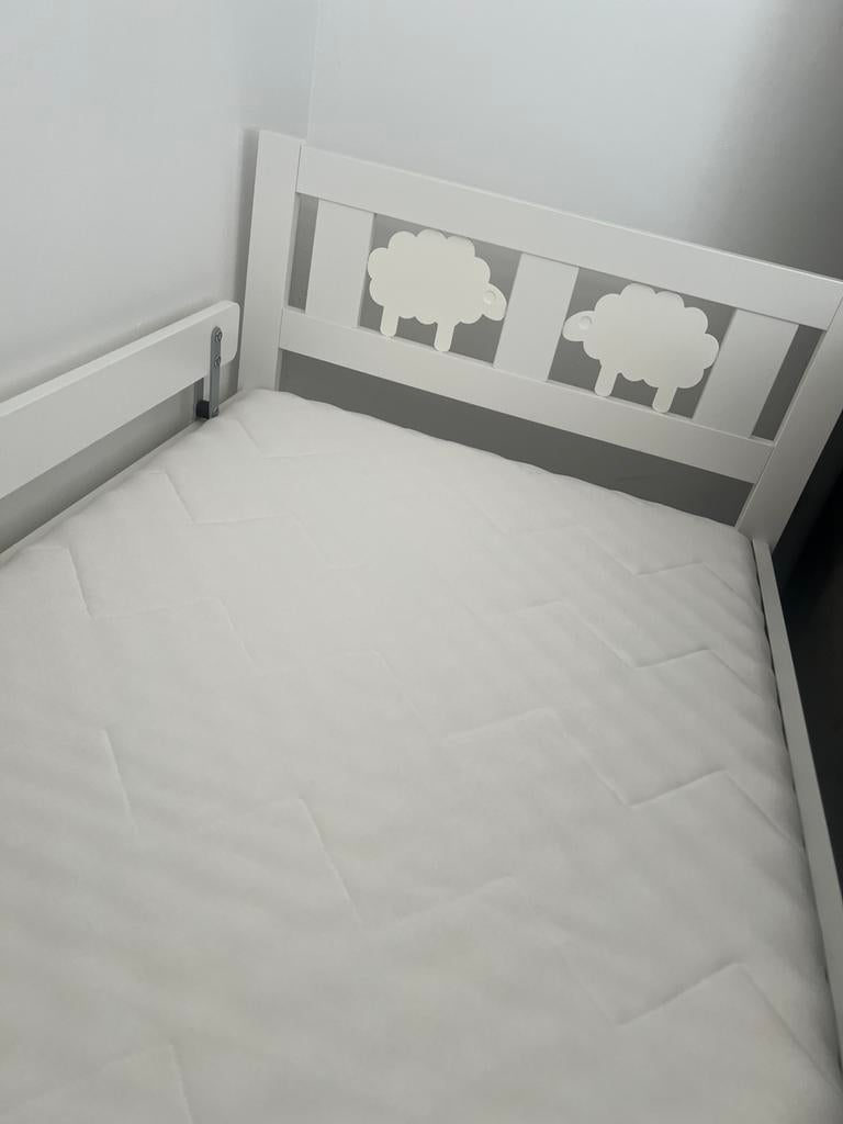 Peuterbed te koop! 70x160cm, Ophalen, Zo goed als nieuw, Matras