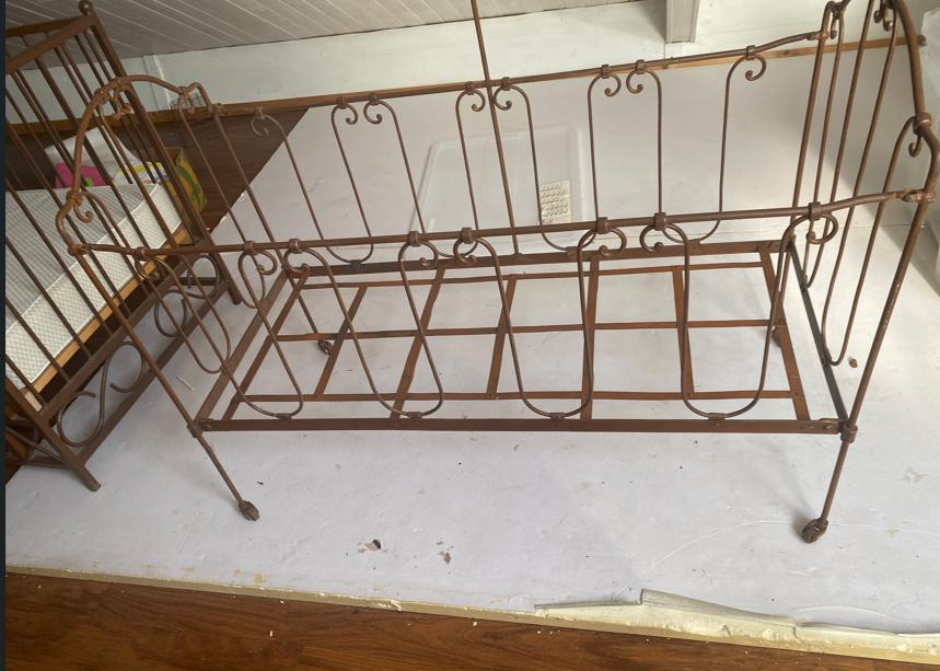 kinderbedje, Kinderen en Baby's, Kinderkamer | Bedden, Ophalen, Gebruikt, Minder dan 140 cm, Matras