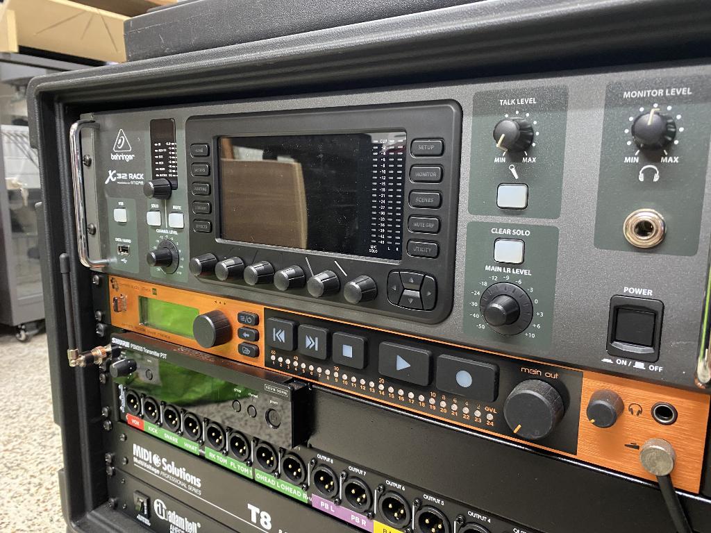 Behringer X32 Rack + Behringer X-LIVE, Musique & Instruments, Tables de mixage, Comme neuf, 20 canaux ou plus, Entrée micro, Enlèvement ou Envoi