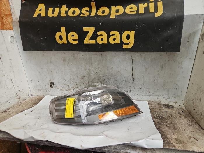 Phare droit d'un Chevrolet Kalos, Autos : Pièces & Accessoires, Éclairage, Chevrolet, Utilisé, 3 mois de garantie, Enlèvement ou Envoi
