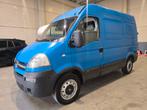 Opel Movano 2.5CDTi Airco Trekhaak schuifdeur, Auto's, Bestelwagens en Lichte vracht, 2500 cc, Zwart, 2000 kg, Blauw
