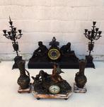 2 SHOUWGARNITUREN KLOKKEN KLOK ANTIEK ANTIEKE, Ophalen