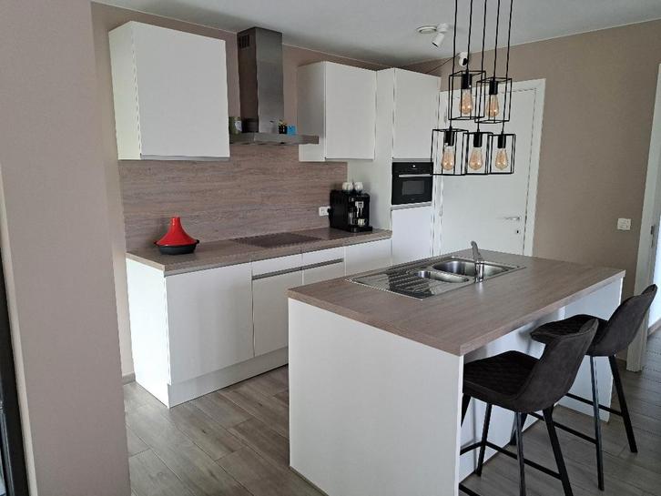 Complete keuken met eiland, Maison & Meubles, Cuisine | Cuisines complètes, Utilisé, Cuisine à paroi simple, Blanc, Bois, Avec îlot