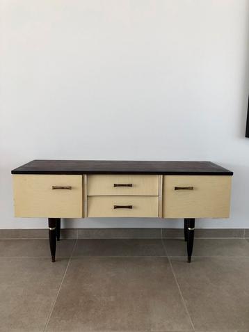 Vintage dressoir + gratis kuipstoeltjes