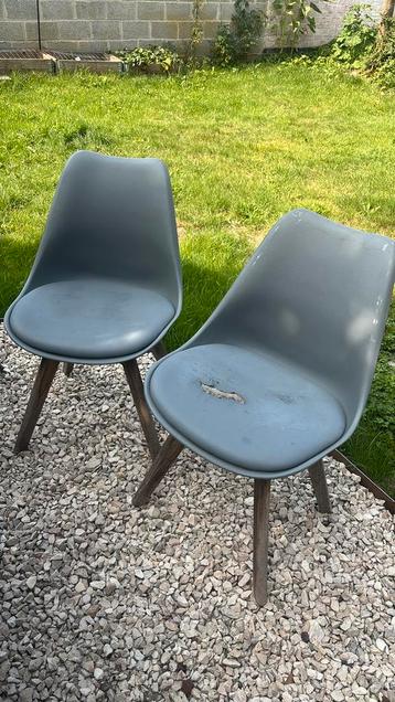 GRATIS 5 tuinstoelen beschikbaar voor biedingen