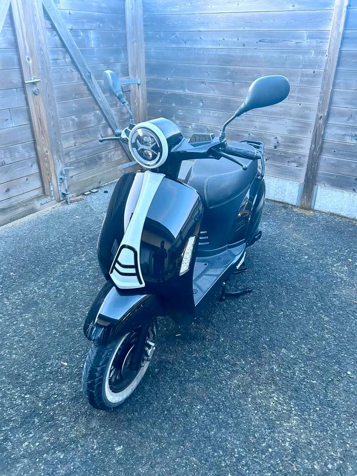 Venesie snorscooter (45km/u)  7.140 km Goede staat, Fietsen en Brommers, Snorfietsen en Snorscooters, Gebruikt, Overige merken