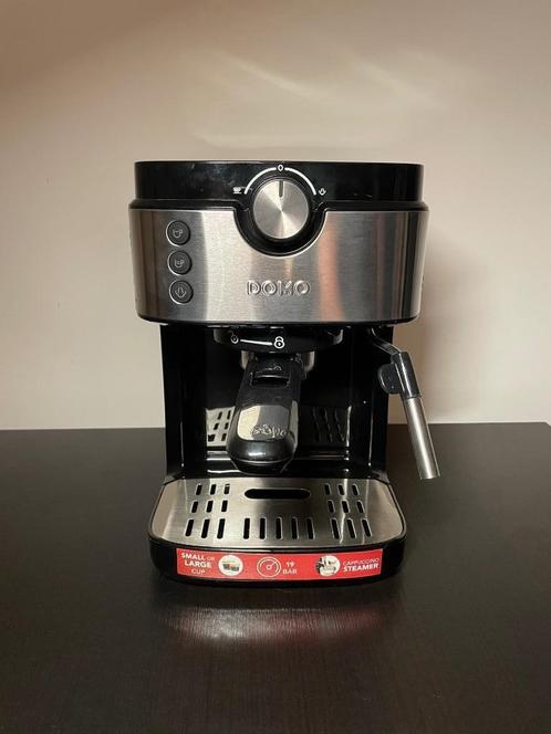 Espressomachine met stoompijpje, DOMO, Electroménager, Cafetières, Comme neuf, Café moulu, Machine à espresso, 2 à 4 tasses, Réservoir d'eau amovible