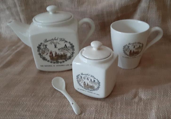 Theeset beautiful village, Maison & Meubles, Cuisine | Ustensiles de cuisine, Enlèvement ou Envoi