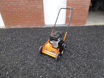 verticuteermachine ELIET 401 huur 25 euro per halve dag