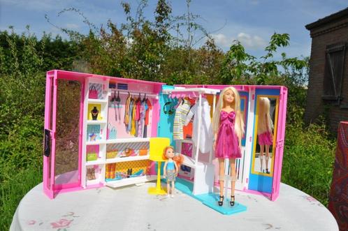 ② valisette dressing barbie avec poupee et accessoire — Jouets