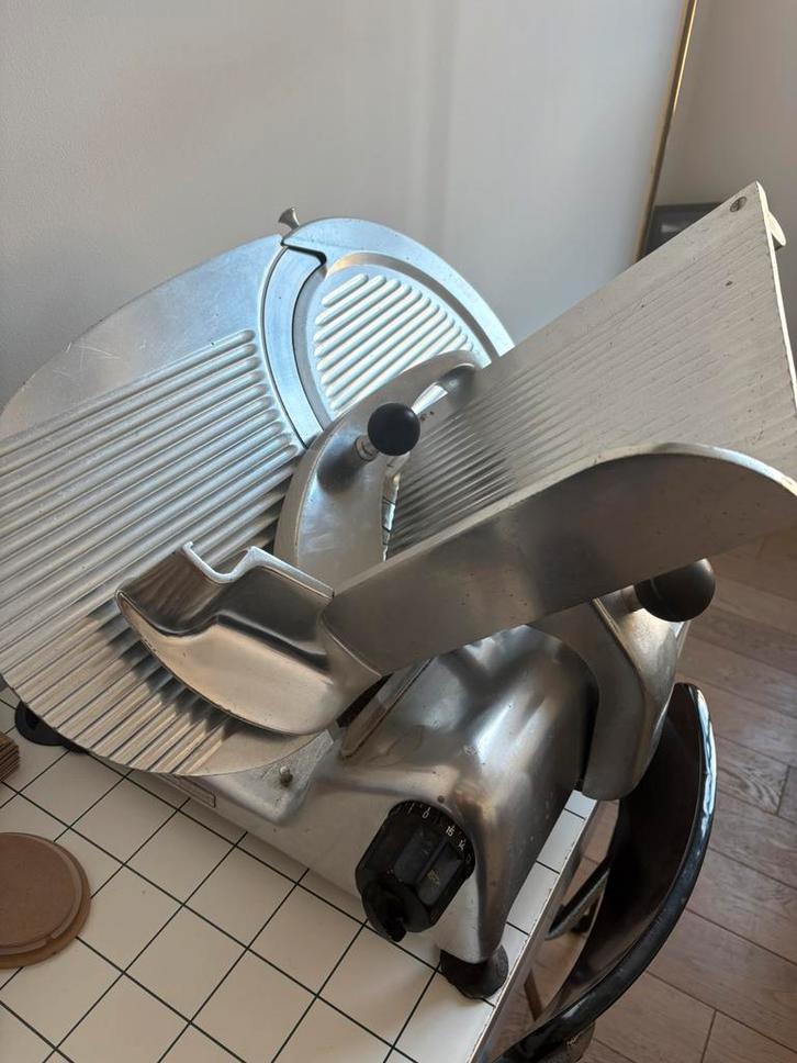 Professionele vintage vleessnijmachine OMAS 355, Zakelijke goederen, Horeca | Keukenapparatuur, Bakkerij en Slagerij, Gebruikt