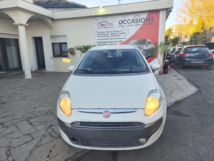 FIAT PUNTO AUTOMAAT, Auto's, Fiat, Bedrijf, Punto, ABS, Adaptive Cruise Control, Airbags, Airconditioning, Alarm, Bluetooth, Boordcomputer