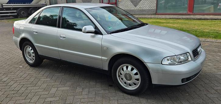 A4 1.6 BENZINE -BJ:2000- 94.000KM -IN ZEER GOEDE STAAT, Auto's, Audi, Bedrijf, Te koop, A4, ABS, Airbags, Airconditioning, Boordcomputer