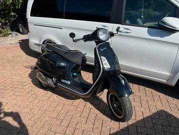 Vespa 300 super sport beschikbaar voor biedingen