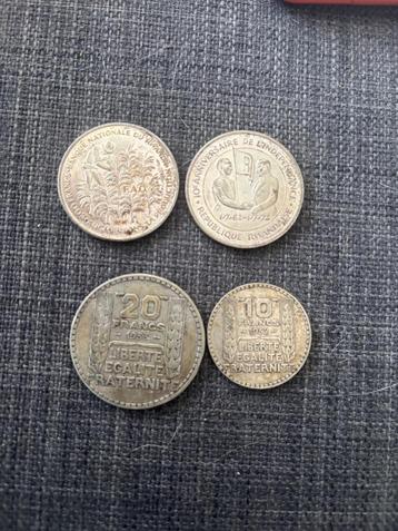 Set zilveren munten (Rwanda, Frankrijk) -  beschikbaar voor biedingen