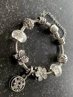 Superbe bracelet en forme de papillon et de fleurs, NEUF, Enlèvement ou Envoi, Neuf, Avec bracelets à breloques ou perles