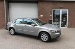 Volvo s40 1.8 Benzine met maar liefst 133.000 km, Auto's, Voorwielaandrijving, Zwart, Leder en Stof, Euro 4