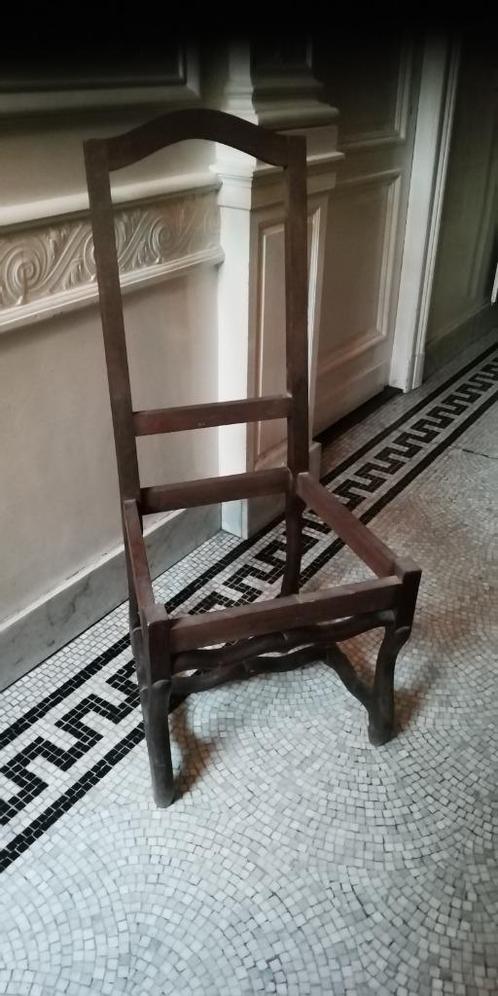 Oude Franse stoel  'Os de Mouton', Antiek en Kunst, Antiek | Meubels | Stoelen en Sofa's, Ophalen