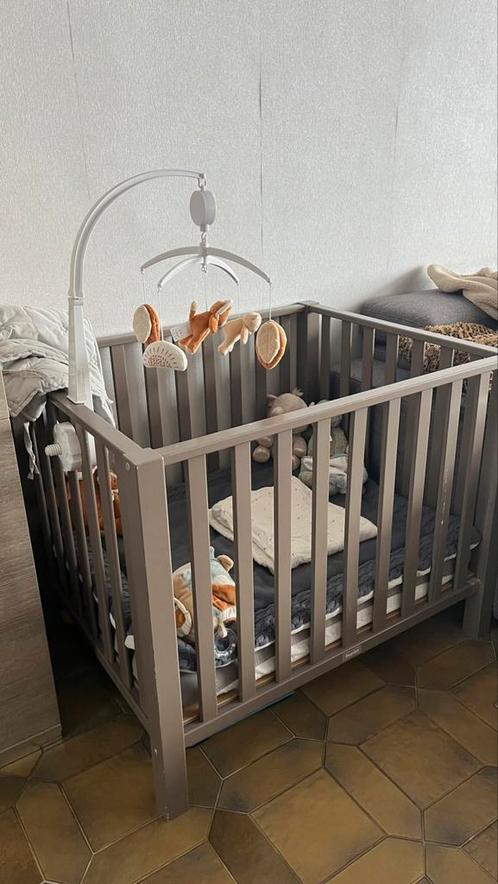 Babypark met matras + boxkleed + muziekmobiel + parkomrandin, Kinderen en Baby's, Babyparken, Zo goed als nieuw, Boxkleed, Ophalen