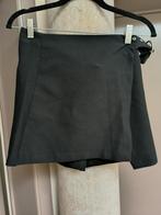 Zwart kort broekrokje (maatje Medium), Kleding | Dames, Broeken en Pantalons, Kort, Zwart, Bershka, Zo goed als nieuw