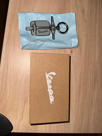 Vespa sleutelhanger beschikbaar voor biedingen
