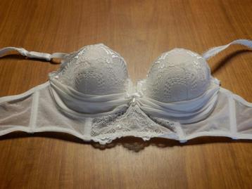 (92) - soutien gorge femme t.85c blanc cassé  beschikbaar voor biedingen