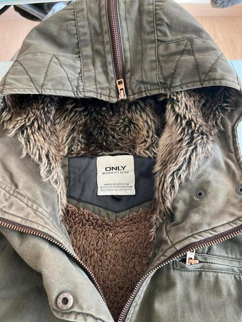 2 warme propere jassen vr meisje/dame m 40 en L, Kleding | Dames, Jassen | Winter, Zo goed als nieuw, Maat 38/40 (M), Ophalen of Verzenden