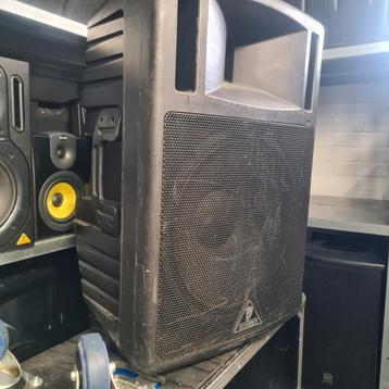BEHRINGER   B300   actieve   15 inch speakers
 beschikbaar voor biedingen