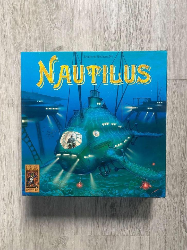 Nautilus Bordspel - 999 Games, Hobby en Vrije tijd, Gezelschapsspellen | Bordspellen, Nieuw, Een of twee spelers, Drie of vier spelers