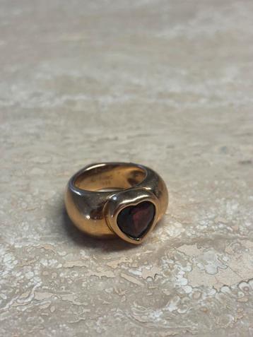 Piaget 18 kt Gold Heart Garnet Statement Ring – Size 55 beschikbaar voor biedingen