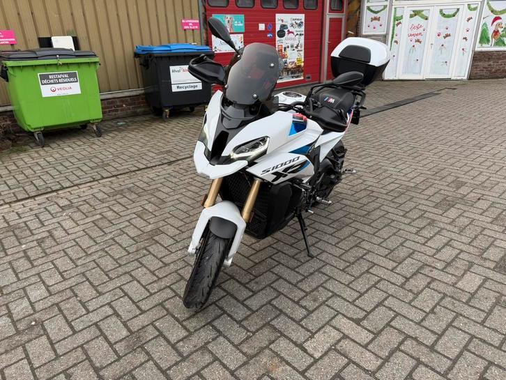 Bmw S1000XR M-pack 190pk AKRAPOVIC M-Decals Tourer, Motoren, Motoren | BMW, Bedrijf, Super Sport, meer dan 35 kW, 4 cilinders