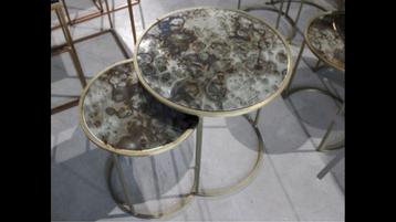 Nieuwe set dome deco bijzettafeltjes beschikbaar voor biedingen